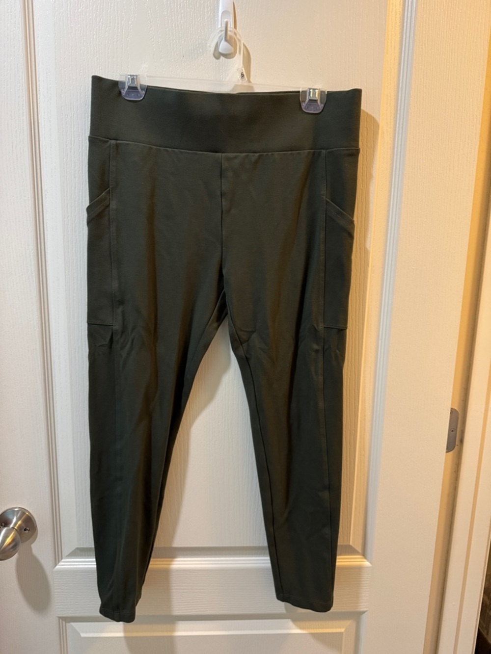 Lou & Grey Dark Olive Green Leggings with Side Pockets